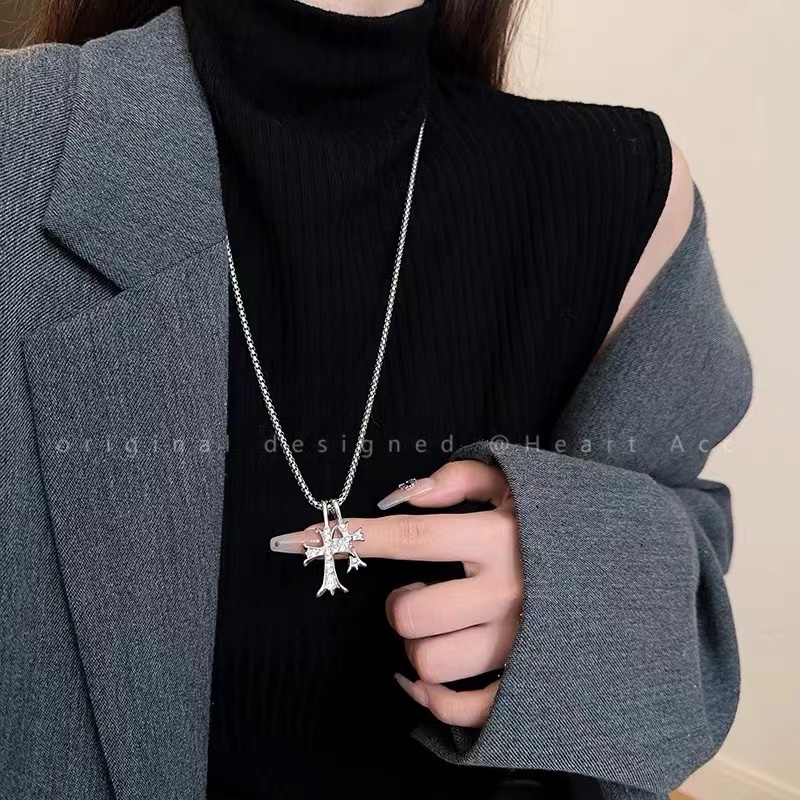 Factory direct sales of long titanium steel non-fading cross necklace, hip-hop sweater chain, niche design sense hoodie chain for women detail image 2