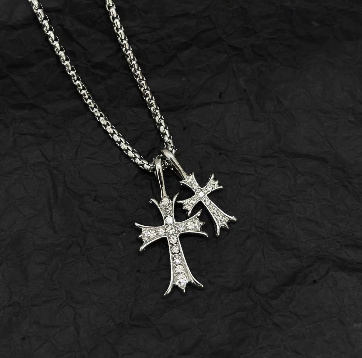 Factory direct sales of long titanium steel non-fading cross necklace, hip-hop sweater chain, niche design sense hoodie chain for women detail image 3