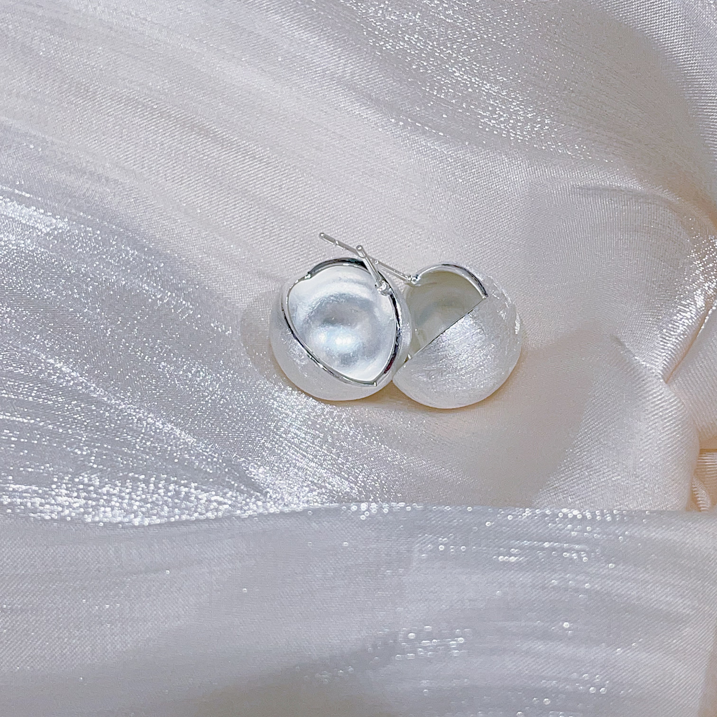 时尚精致小巧耳钉细节图