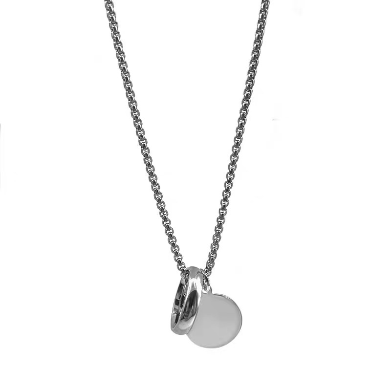 Factory direct sales of DUKATO's new titanium steel round plate ring necklace, the same style as Wang Yibo's, hip-hop cool and trendy ins men's and women's fashion pendants Application Scenario