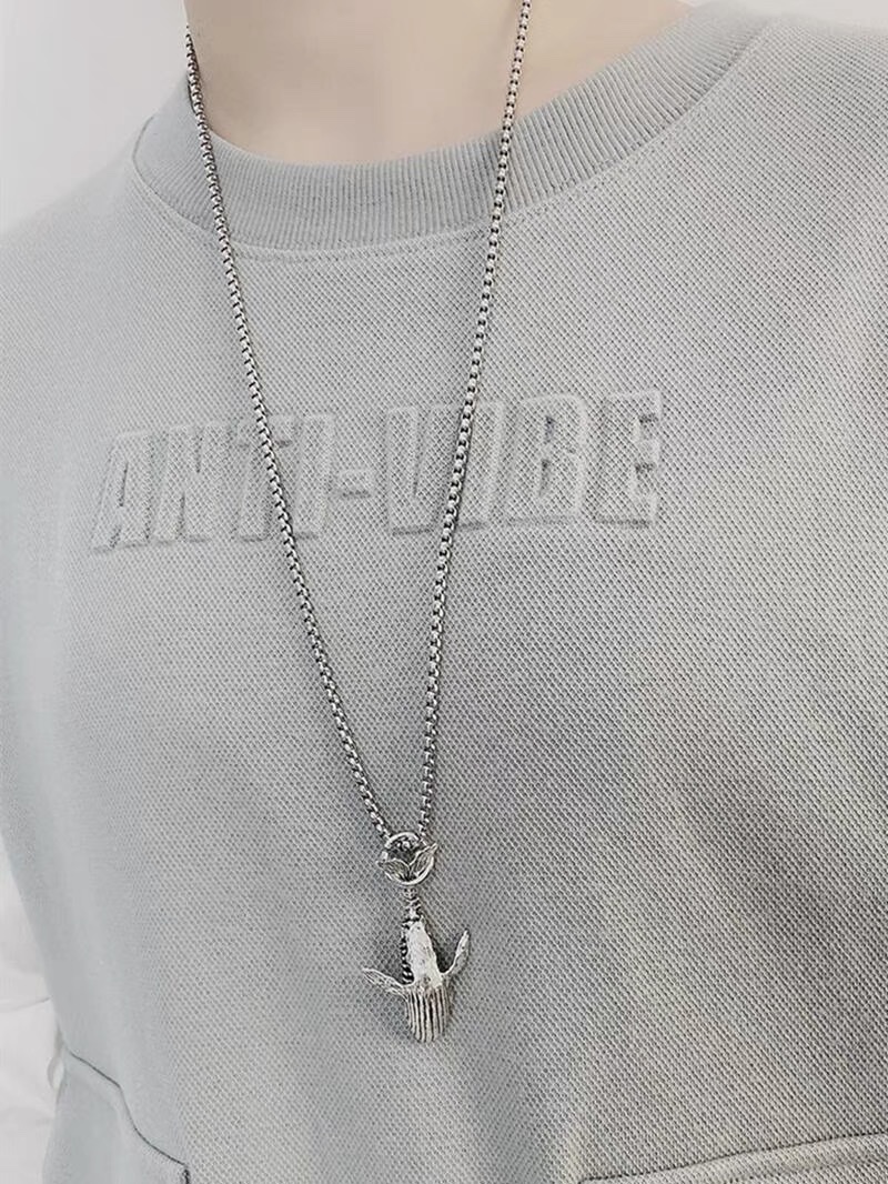 Factory direct sales of DUKATO's new titanium steel dolphin pendant, a trendy street hip-hop and dance couple necklace, and punk cool accessories for men and women detail image 2