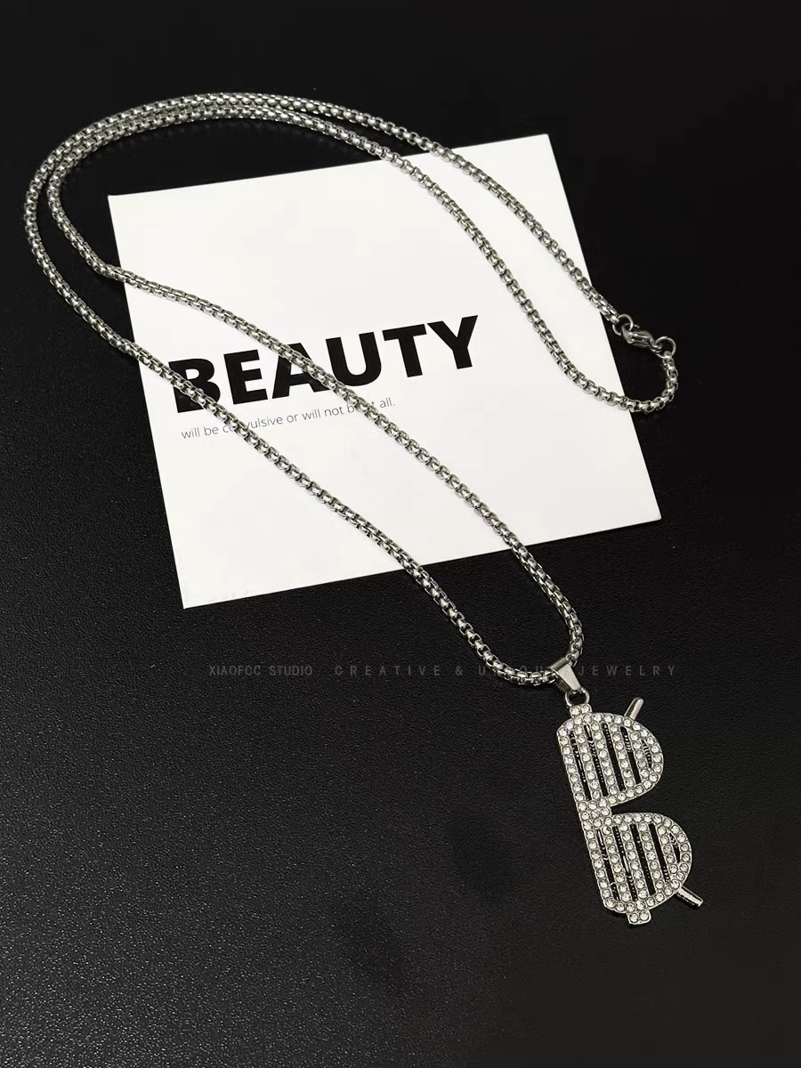 Factory direct sales of new diamond-encrusted glasses and necklaces. Women's Instagram niche design with a high-end feel. Cool and trendy accessories for men detail image 3