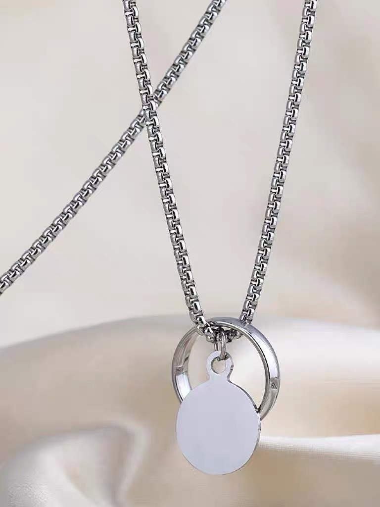 Factory direct sales of DUKATO's new titanium steel round plate ring necklace, the same style as Wang Yibo's, hip-hop cool and trendy ins men's and women's fashion pendants details Picture