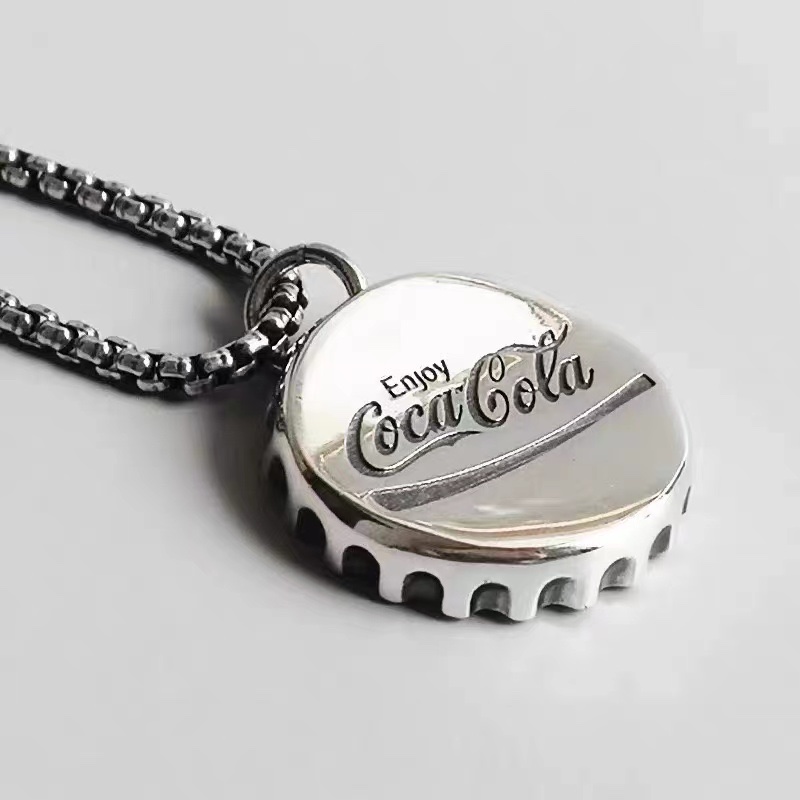 Factory direct sales of trendy brand bottle cap necklaces for men and women, long ins style punk hip-hop pendants, fashionable retro and cool accessories Specification image