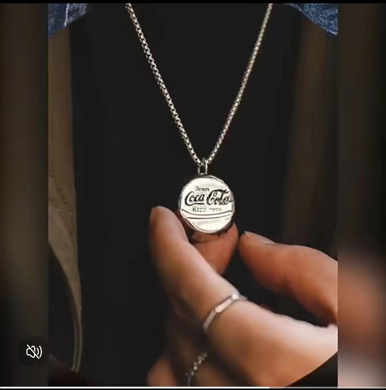Factory direct sales of trendy brand bottle cap necklaces for men and women, long ins style punk hip-hop pendants, fashionable retro and cool accessories detail image 2