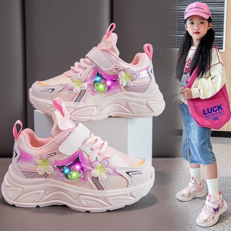 童运动鞋实物图