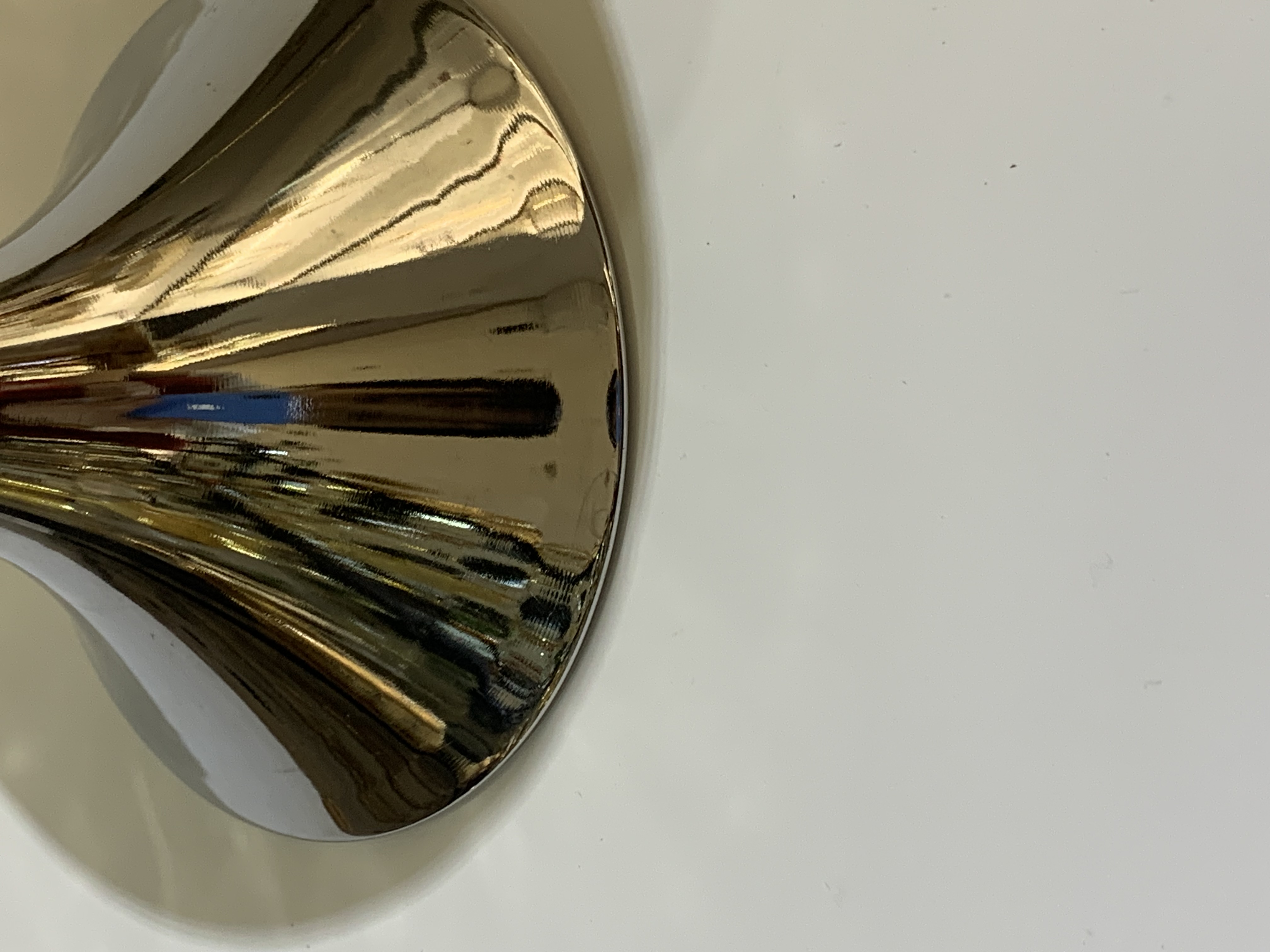 وفي ذلك الوقت، كان هناك الكثير من الفواكه في شكل زجاج من الزهور detail image 3