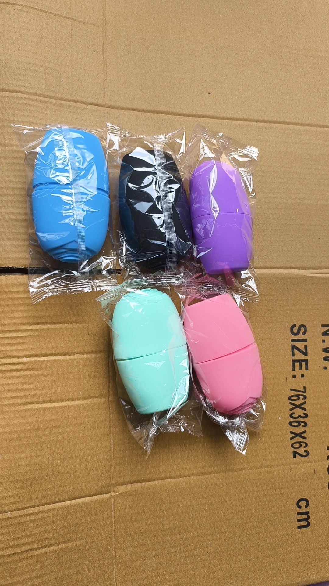 Cross-Border Ice Roller Silicone Ice Rose Ice Mold Massage Face Ice Grid Beauty Device Cooling Face Treatment Application Scenario