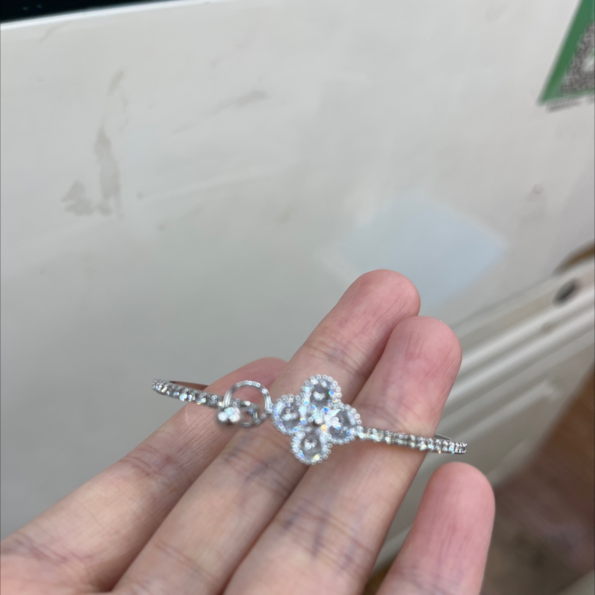 Alloy bracelet for women, high-end and elegant, light luxury and niche zircon bracelet, plain ring bracelet, hand accessory bracelet