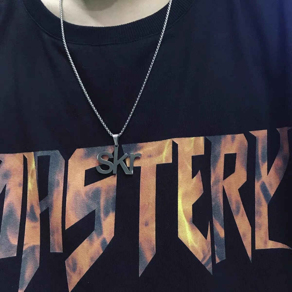 Factory direct sales of original, personalized and fashionable skr letter pendants, rap and hip-hop, hiphop dance party, men's and women's street Instagram necklaces, trendy detail image 2