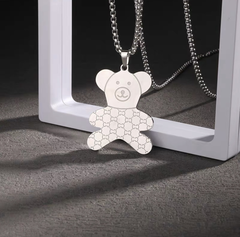 Factory direct sales titanium steel necklace, bear pendant, trendy autumn and winter, niche design sense, fashionable and individual sweater chain Specification image