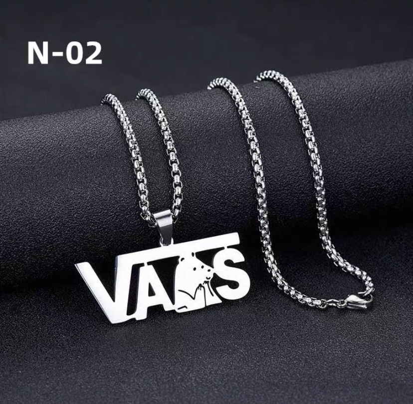 Factory direct sales: VANS streetwear collaboration bear necklace, hiphop hip-hop dance party titanium steel pendant, men's and women's pendant accessory Specification image