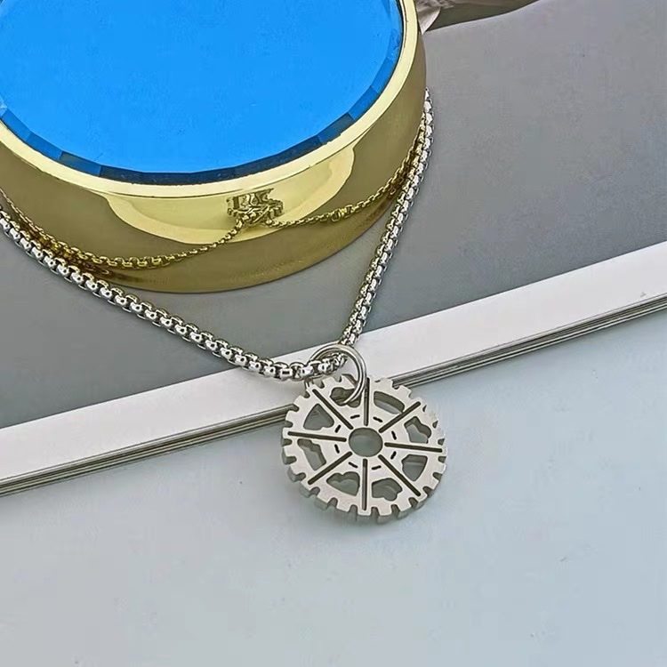 Factory direct sales: Simple and niche design, broken gear pendant necklace, men's and women's trendy brand, hip-hop personality spring and summer accessories, titanium steel pendant details Picture