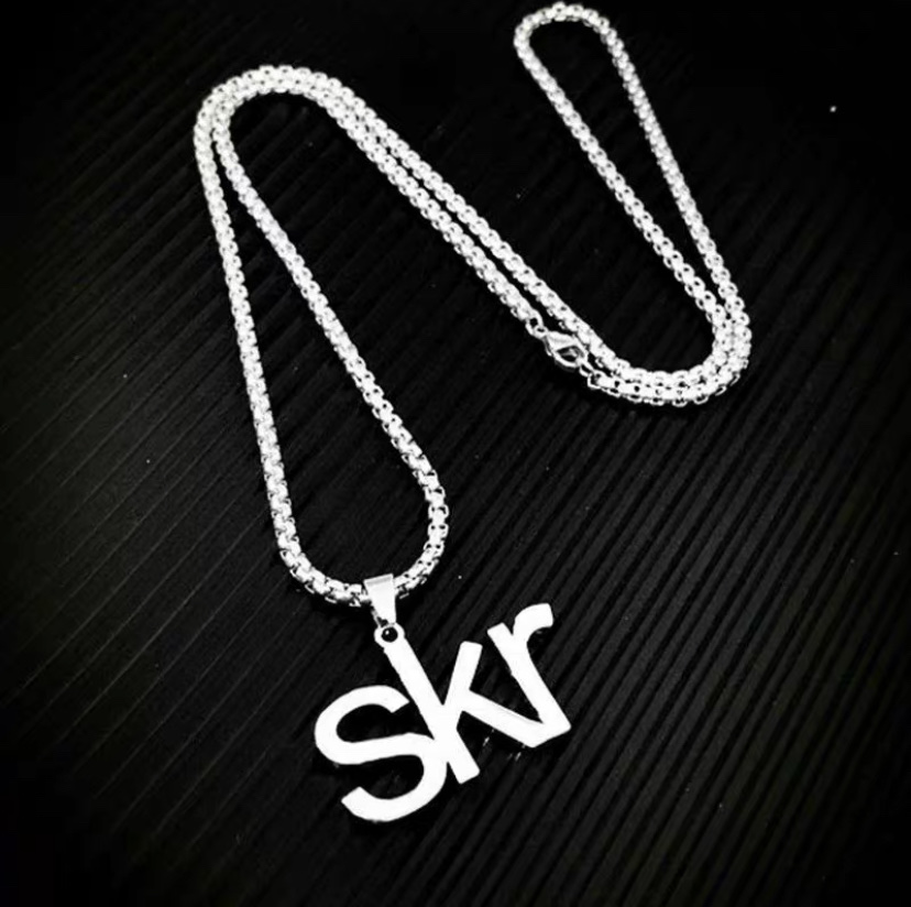 Factory direct sales of original, personalized and fashionable skr letter pendants, rap and hip-hop, hiphop dance party, men's and women's street Instagram necklaces, trendy detail image 4