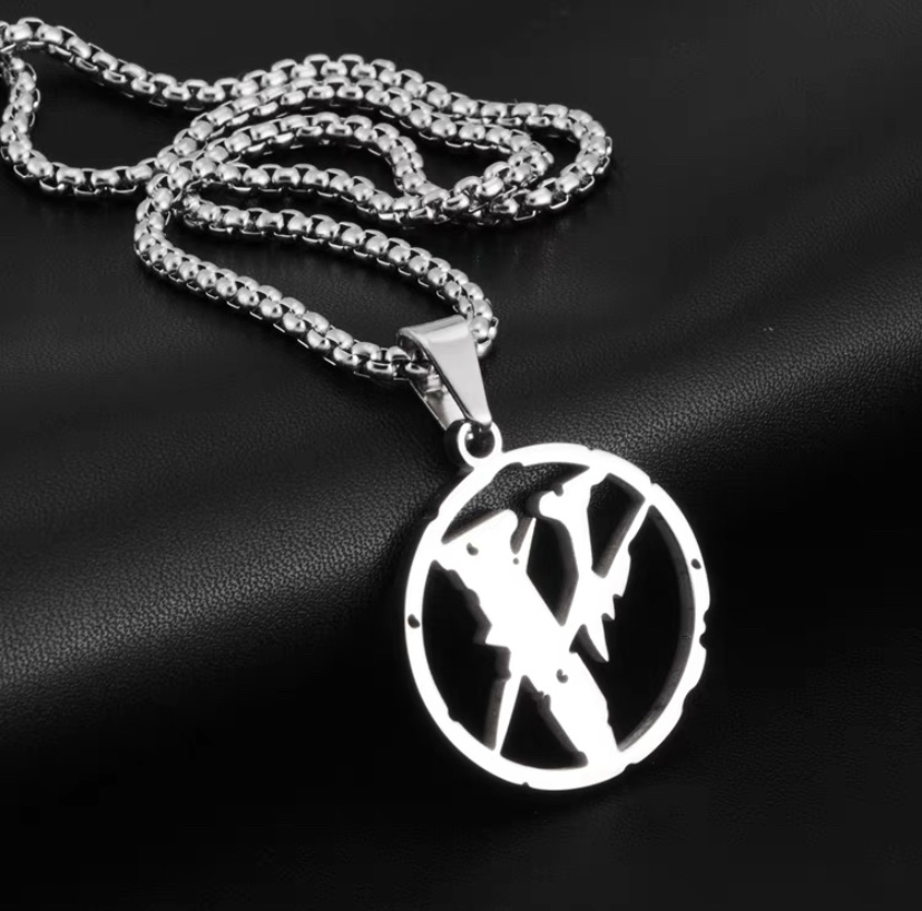 Factory direct sales: Hiroshi Fujiwara Lightning Collaboration necklace, titanium steel student pendants for boys and girls, hip-hop punk trendy accessories Item Picture