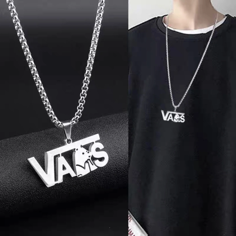 Factory direct sales: VANS streetwear collaboration bear necklace, hiphop hip-hop dance party titanium steel pendant, men's and women's pendant accessory detail image 2