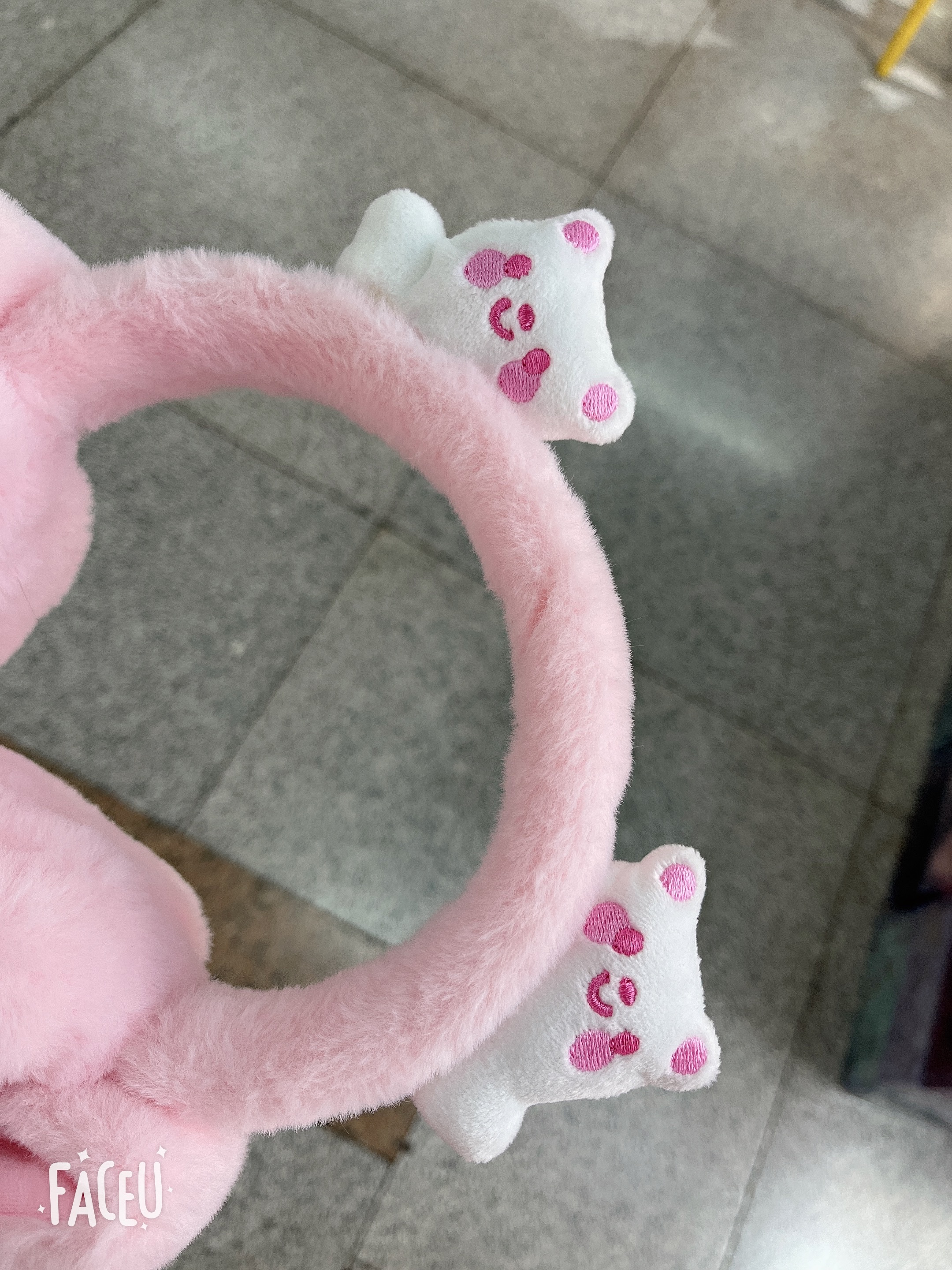 Bear Air Bag Ears Move Earmuffs To Keep Warm And Cute In Winter! Application Scenario