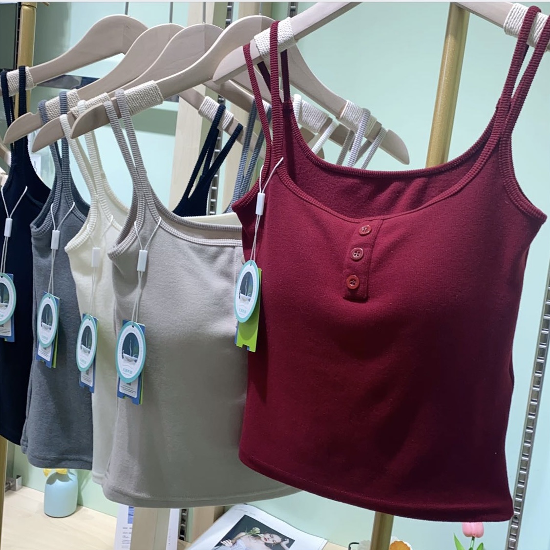 American Empire 88811 Three-Button Square Collar Frosted Vest Fashion Square Collar Latex Pad Fixed Cup Women's Thermal Underwear Vest Base Application Scenario