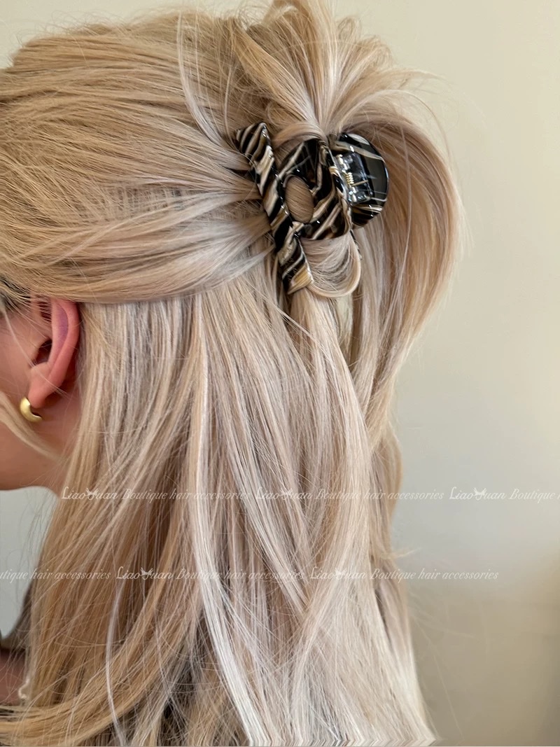 Summer cute high ponytail small clip for women 2024 new high-end clip headwear, half-tied hair clip at the back of the head Item Picture