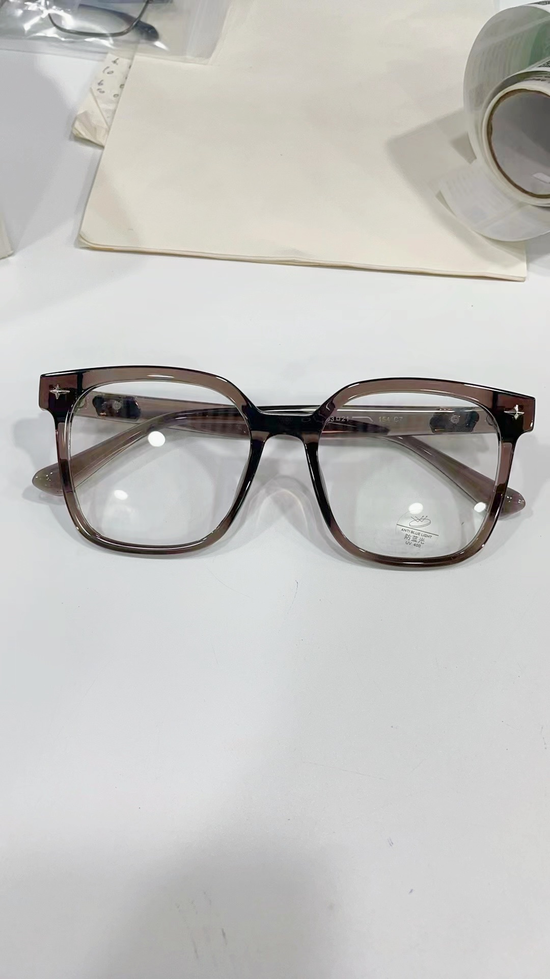 2024 Fashion leopard print, tortoiseshell frame glasses, blue light protection for eyes, large frame to show face, small frame glasses details Picture