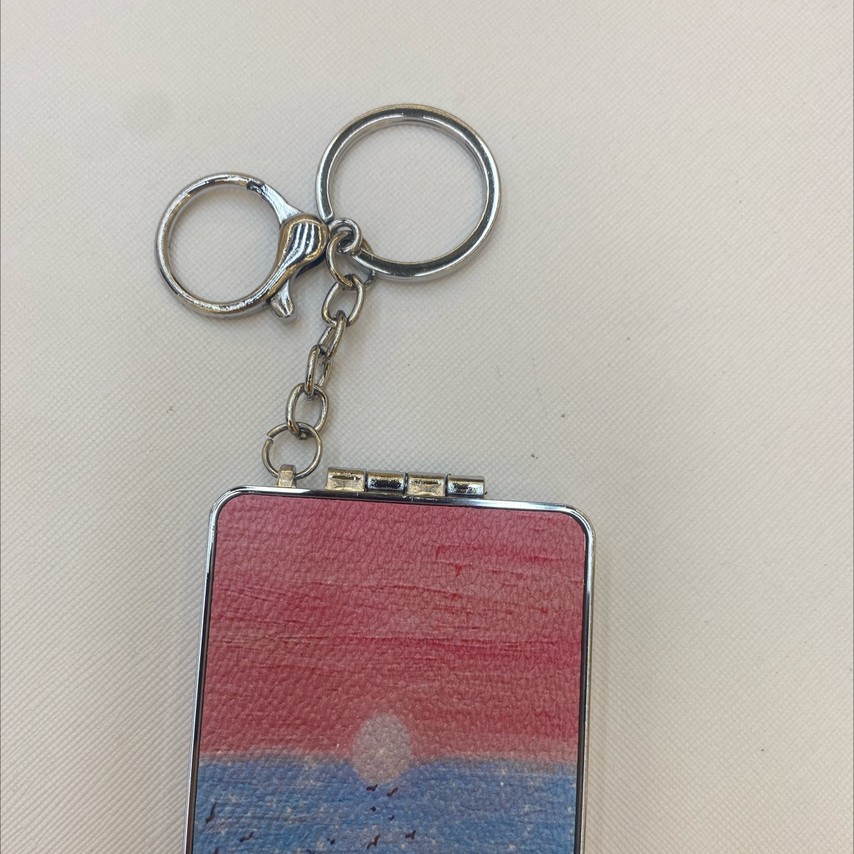 PU皮长方形，有带钥匙扣。镜片1:1，12个一个展示盒。480个1箱，Pu皮钥匙扣挂件，钥匙扣挂件详情图6