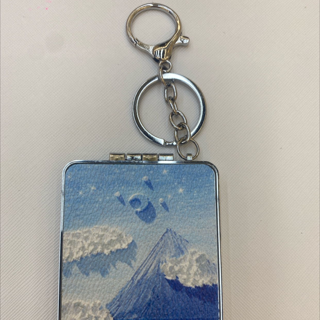 PU皮长方形，有带钥匙扣。镜片1:1，12个一个展示盒。480个1箱，Pu皮钥匙扣挂件，钥匙扣挂件详情图3