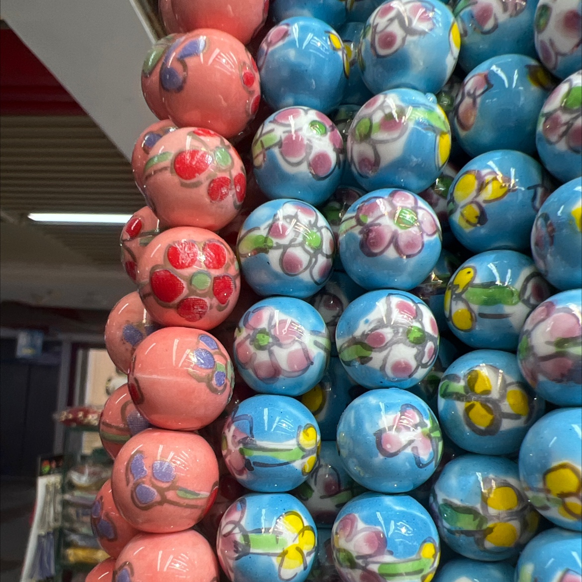 国潮厂家直销陶瓷珠子国风复古diy手链项链异形珠动物珠子
手工定制