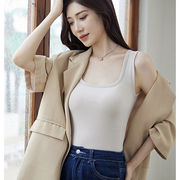 The American Empire 8812 Pearl Fiber Square Collar Vest Autumn And Winter New Style With Chest Cushion With A Pair Of Warm Underwear Application Scenario