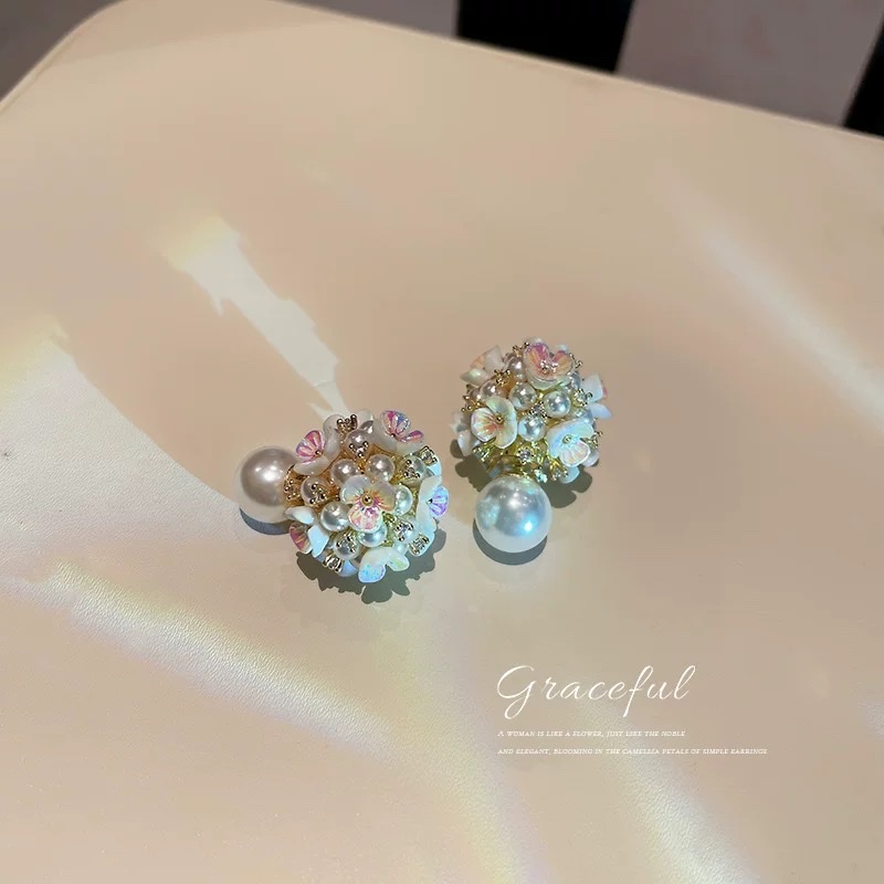 Exaggerated double-sided pearl flower stud earrings 2024 New bestseller, high-end and light luxury style, small fragrance earrings for women's accessories Specification image