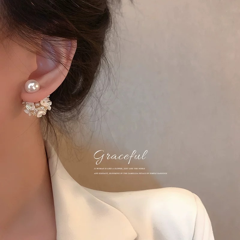 Exaggerated double-sided pearl flower stud earrings 2024 New bestseller, high-end and light luxury style, small fragrance earrings for women's accessories