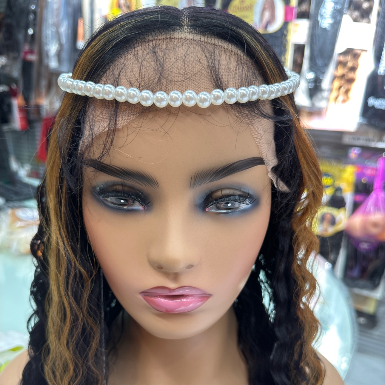 European and American style large wave wig cover, essential for Cosplay role-playing, high-quality braiding tool, DIY beaded hair, innovative style, easily create Tianzan wigs Application Scenario