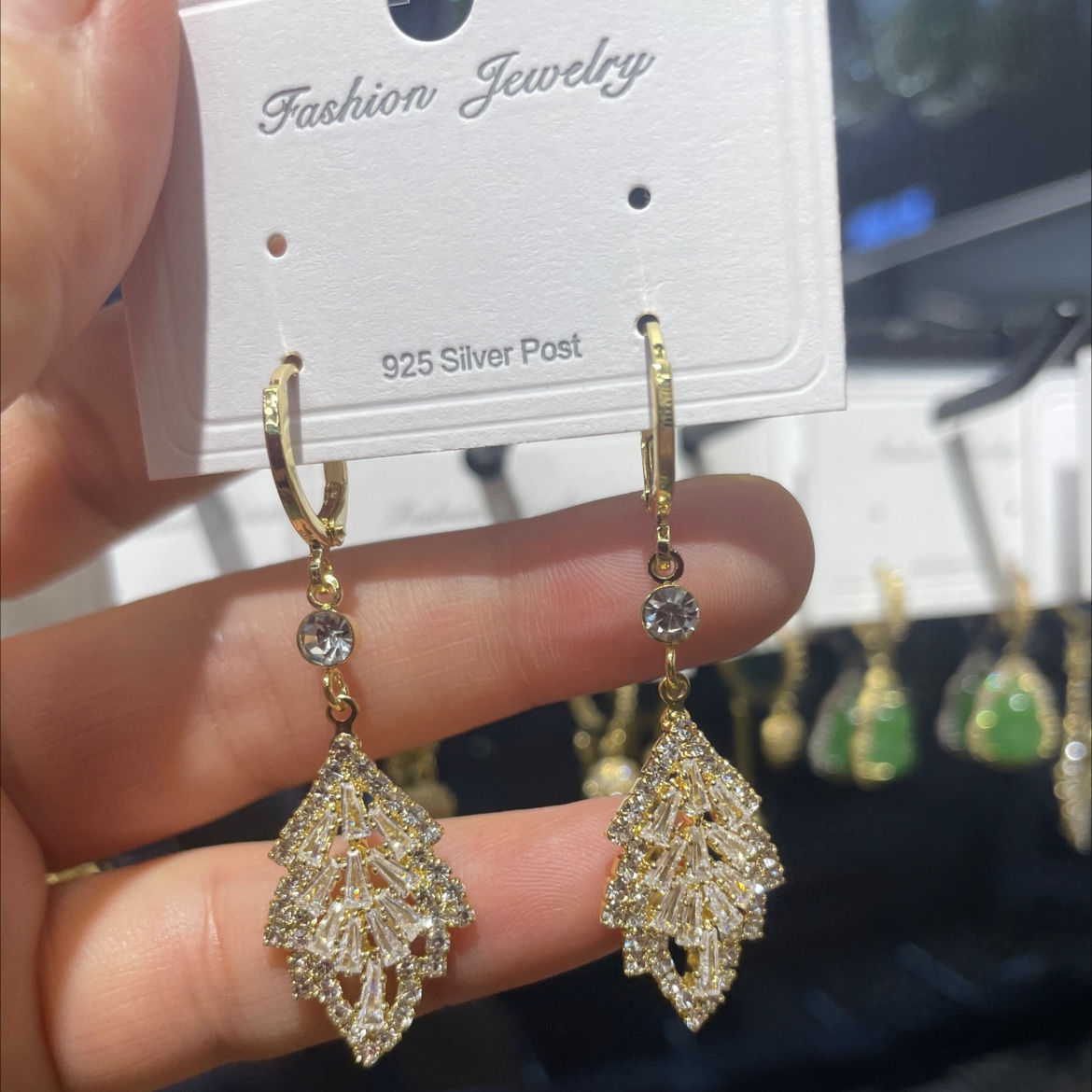 超仙满钻树叶耳环耳钉女2023新款洋气高级感耳饰轻奢小众设计耳坠饰品详情图2