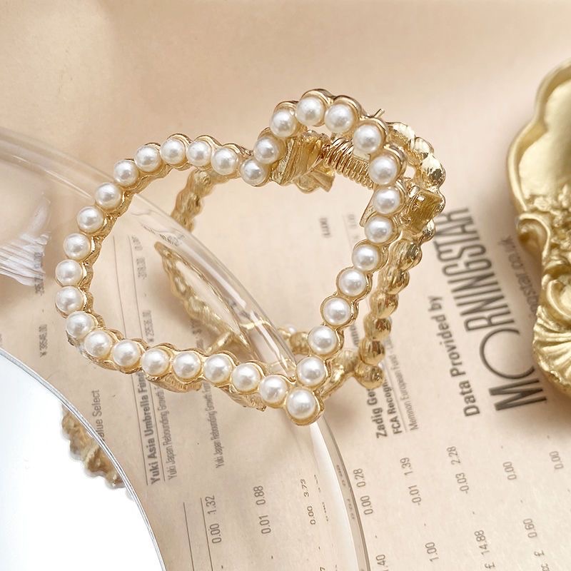 Japanese and Korean influencers on Instagram, small pearl hair clips, women's side clips, elegant shark clips, Japanese-style hair clips at the back of the head detail image 3