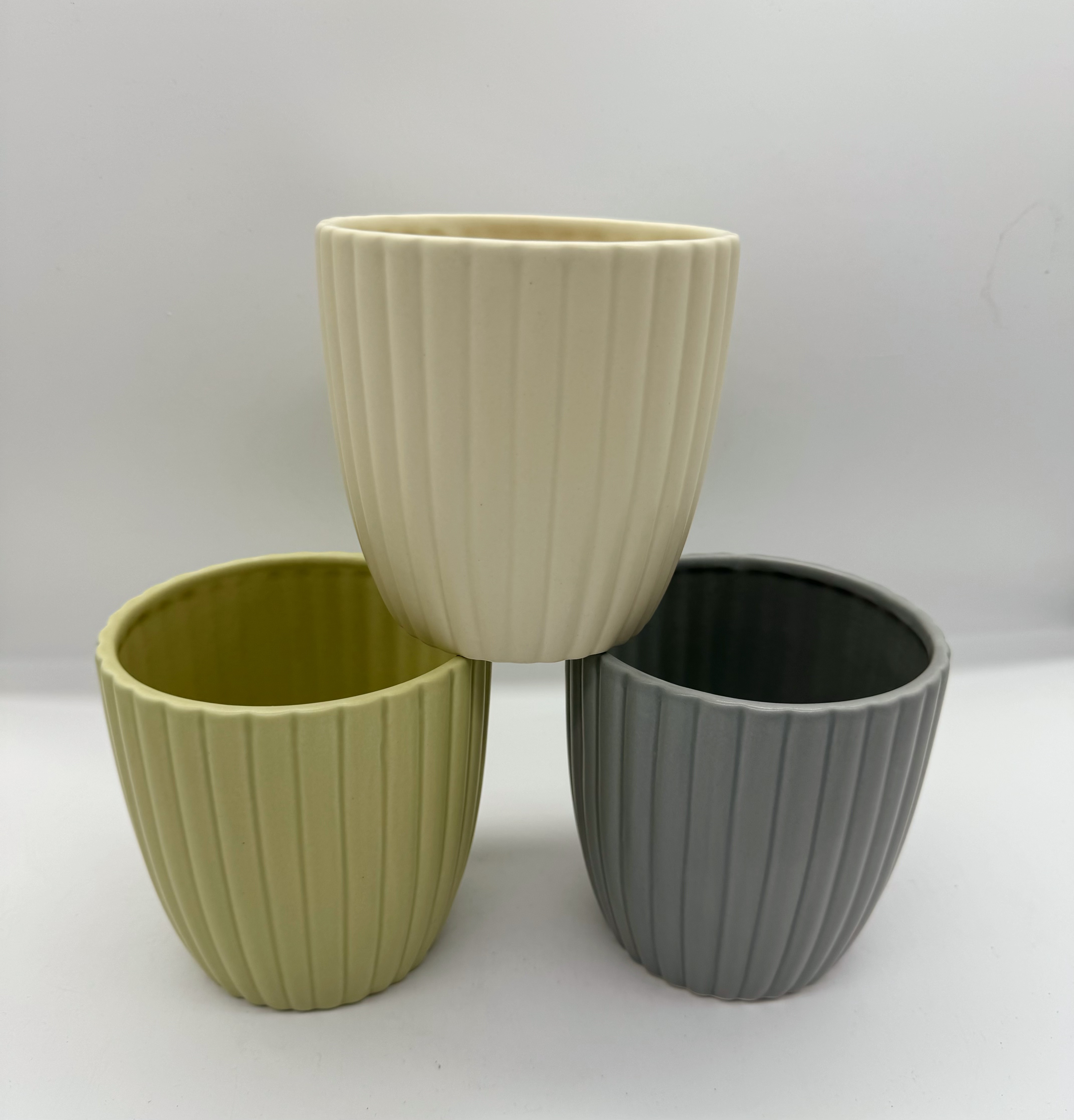 Ceramic striped flowerpot details Picture