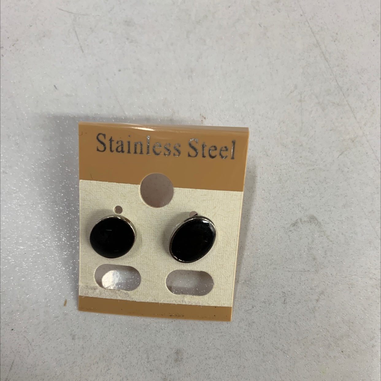 程洁不锈钢材质饰品圆形黑色滴油耳钉款式大方时尚潮流休闲耳饰详情图7