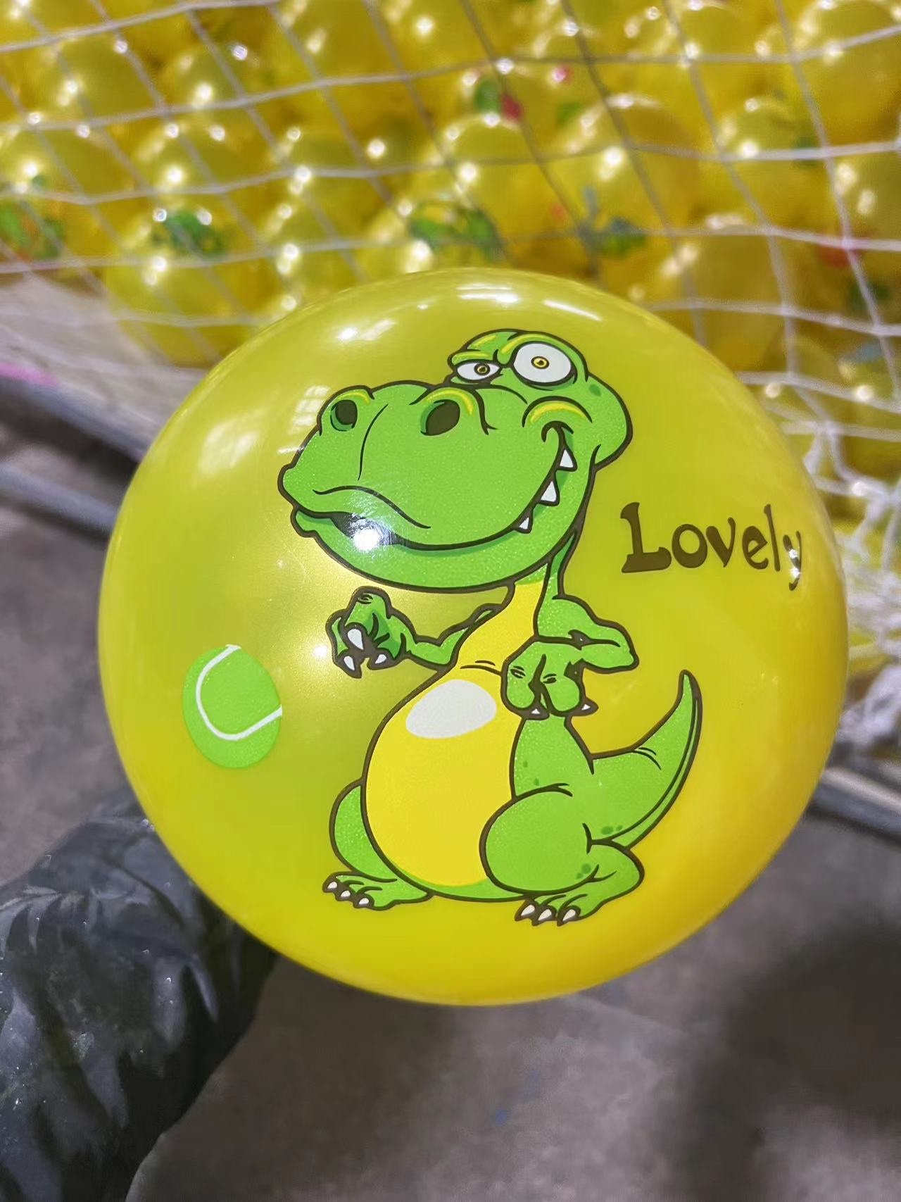 9寸贴标球印刷球卡通球充气玩具幼儿园玩具儿童乐园玩具地摊玩具批发产品图