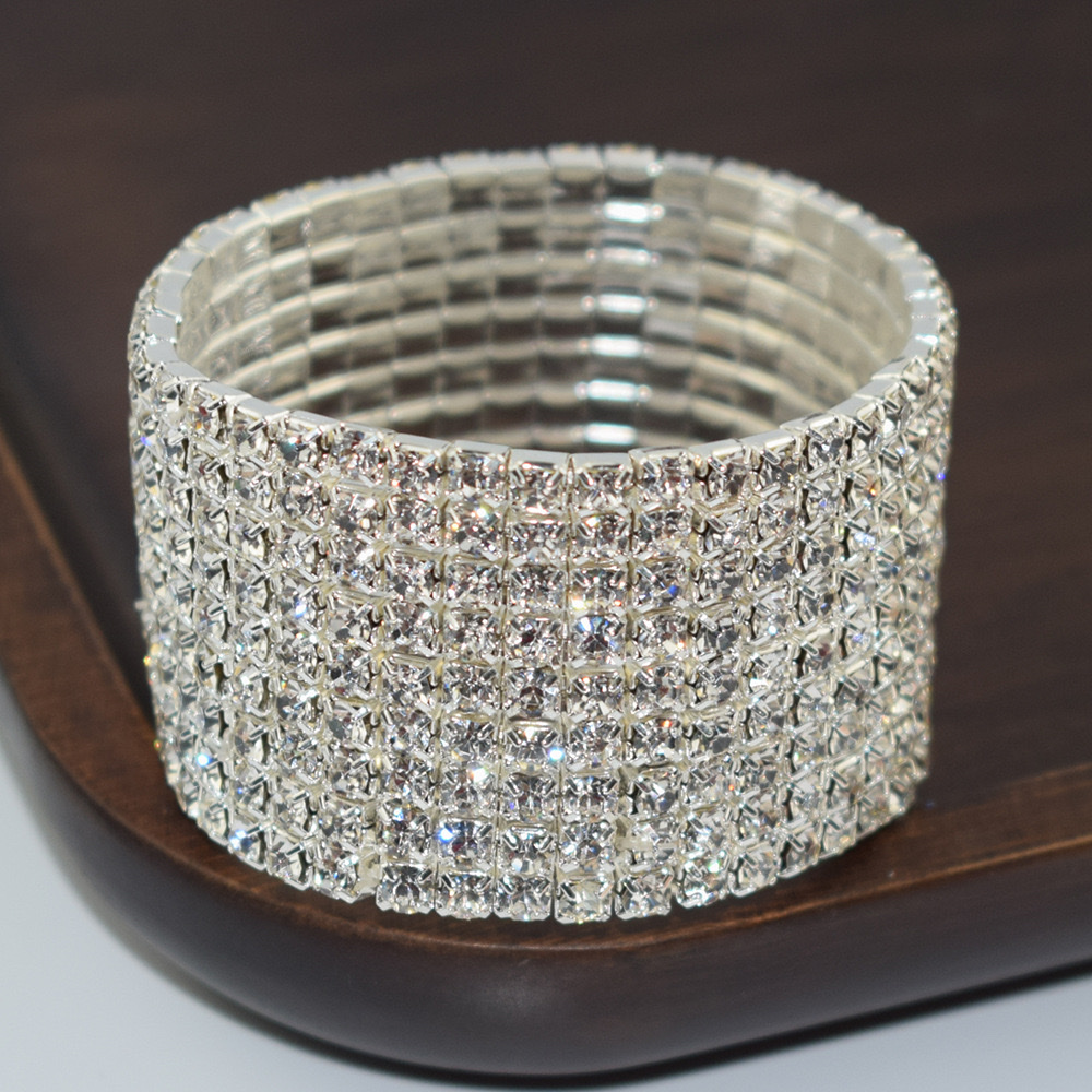 The multi-row water diamond exaggerated Internet celebrity bracelet is a simple and versatile Korean version with multiple rows of elastic bracelets details Picture