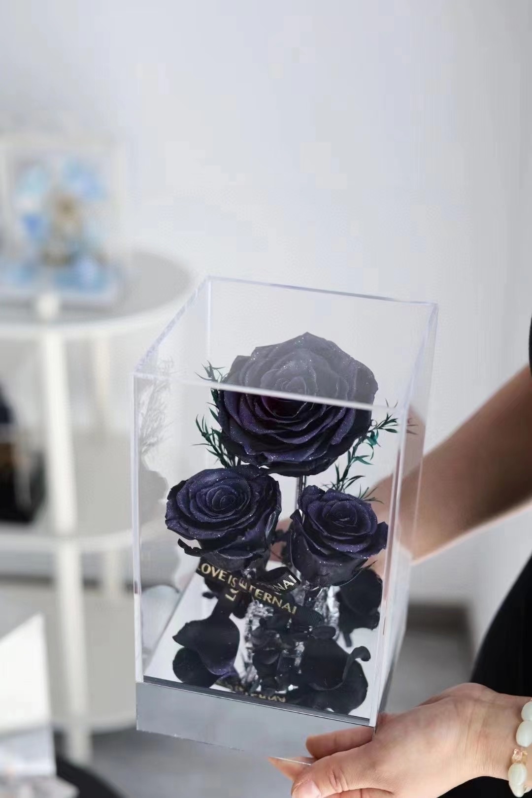 High-end acrylic preserved flower Valentine's Day gifts for your girlfriend and colleagues detail image 14