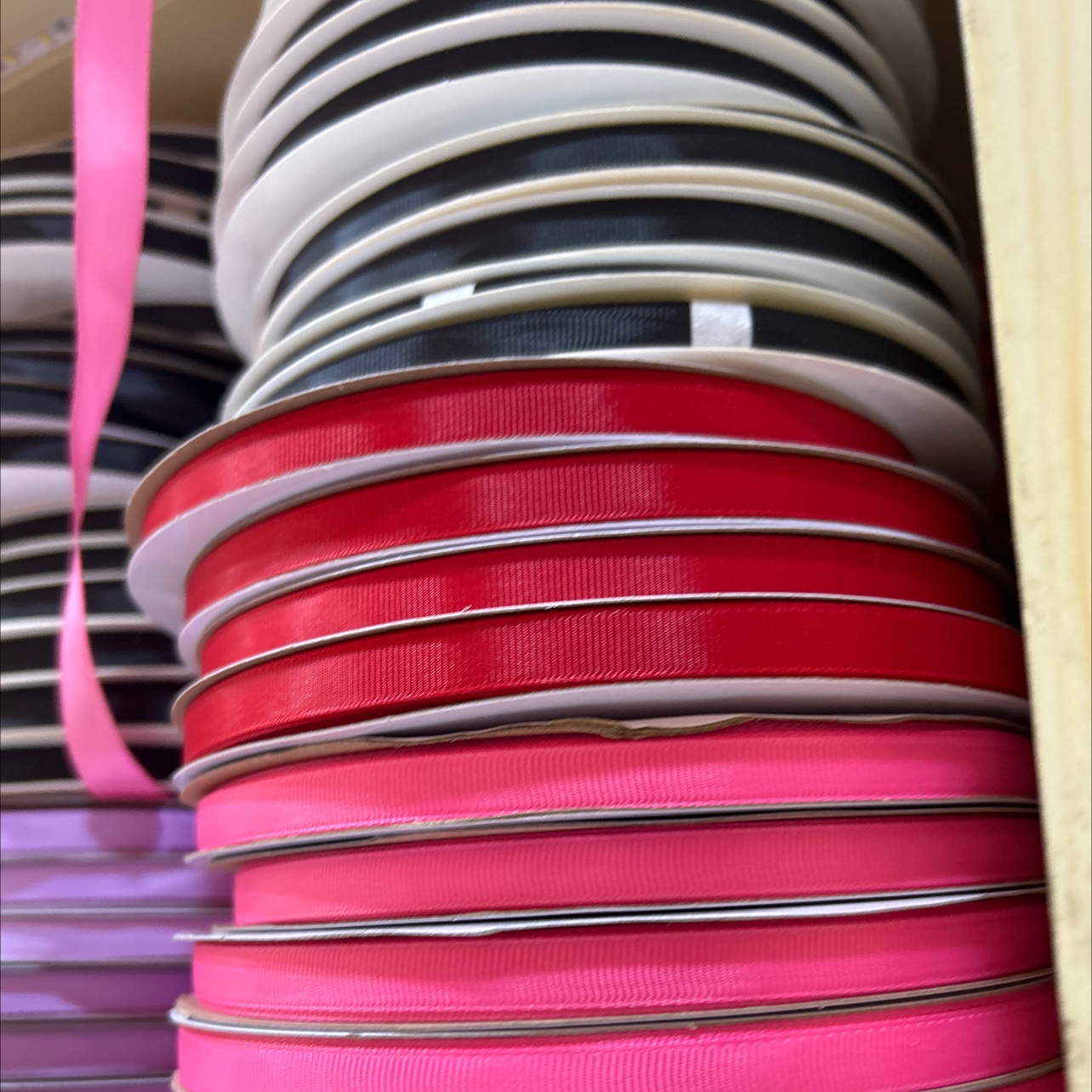 涤纶罗纹类产品多色多规格