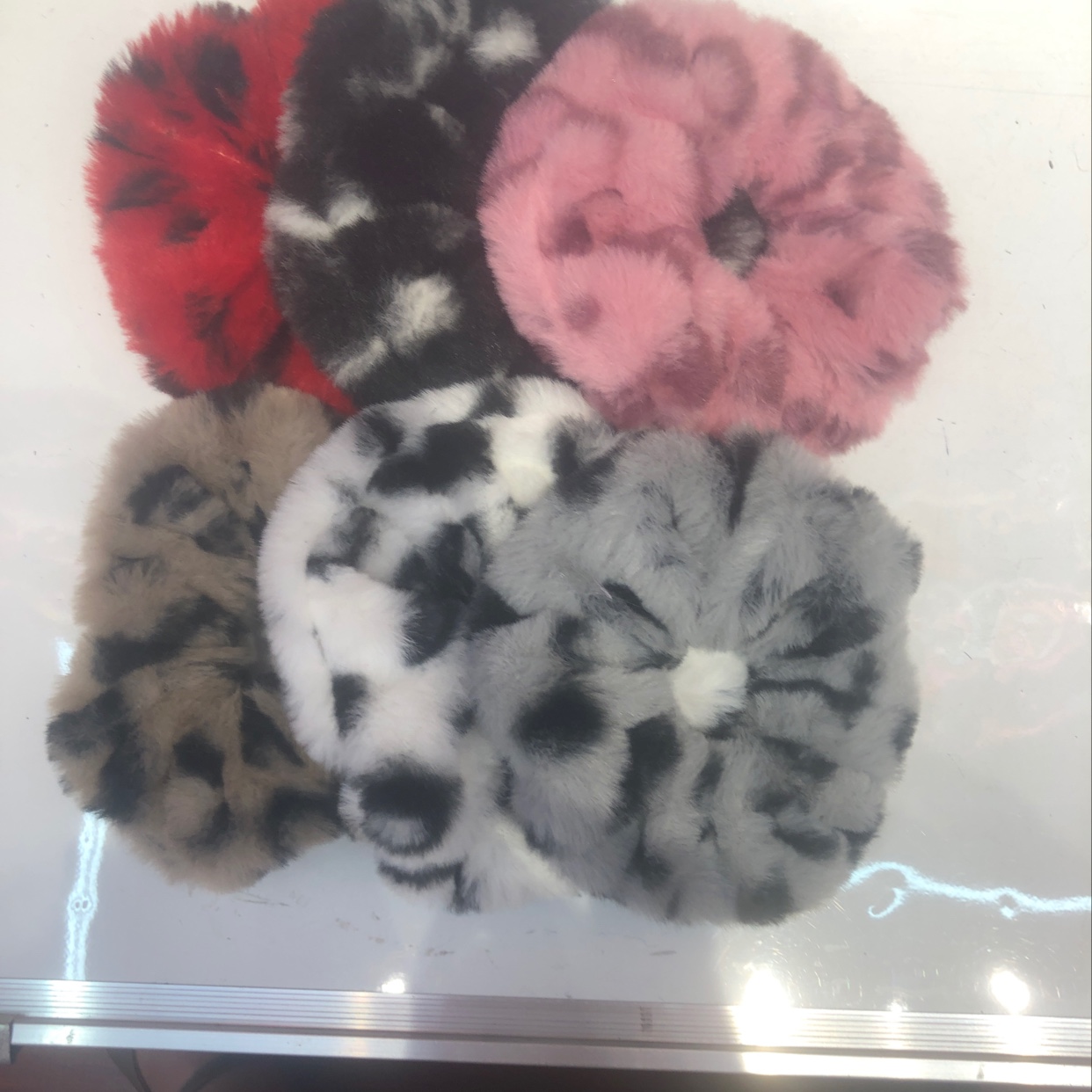 流行爱心豹纹毛毛圈，时尚新潮成人头扎头圈毛发带饰品