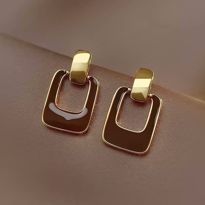 New Japanese and South Korean earrings, retro square, popular and trendy earrings, spring earrings, women's high-end set, ear buckles, accessories, earrings detail image 6
