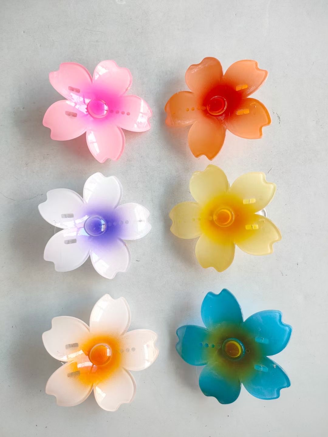 Korean-style flower claw headwear, hair accessories, frangipani, fashionable women's headwear, hair clips, shark clips, popular accessories, Nini accessories, candy-colored macaron-colored women's headwear for both sides Specification image