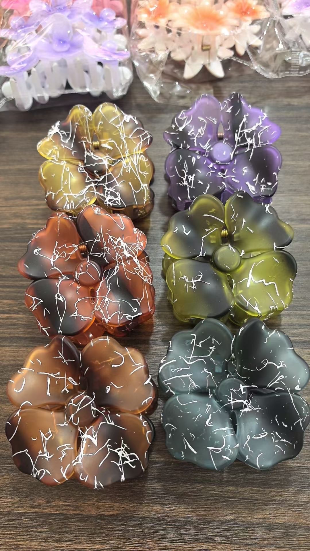 米咖色鸡蛋花 流行饰品磨砂鲨鱼夹 秋冬韩系新款妮妮饰品女性饰品头饰 莫兰迪色 头饰白底实物图