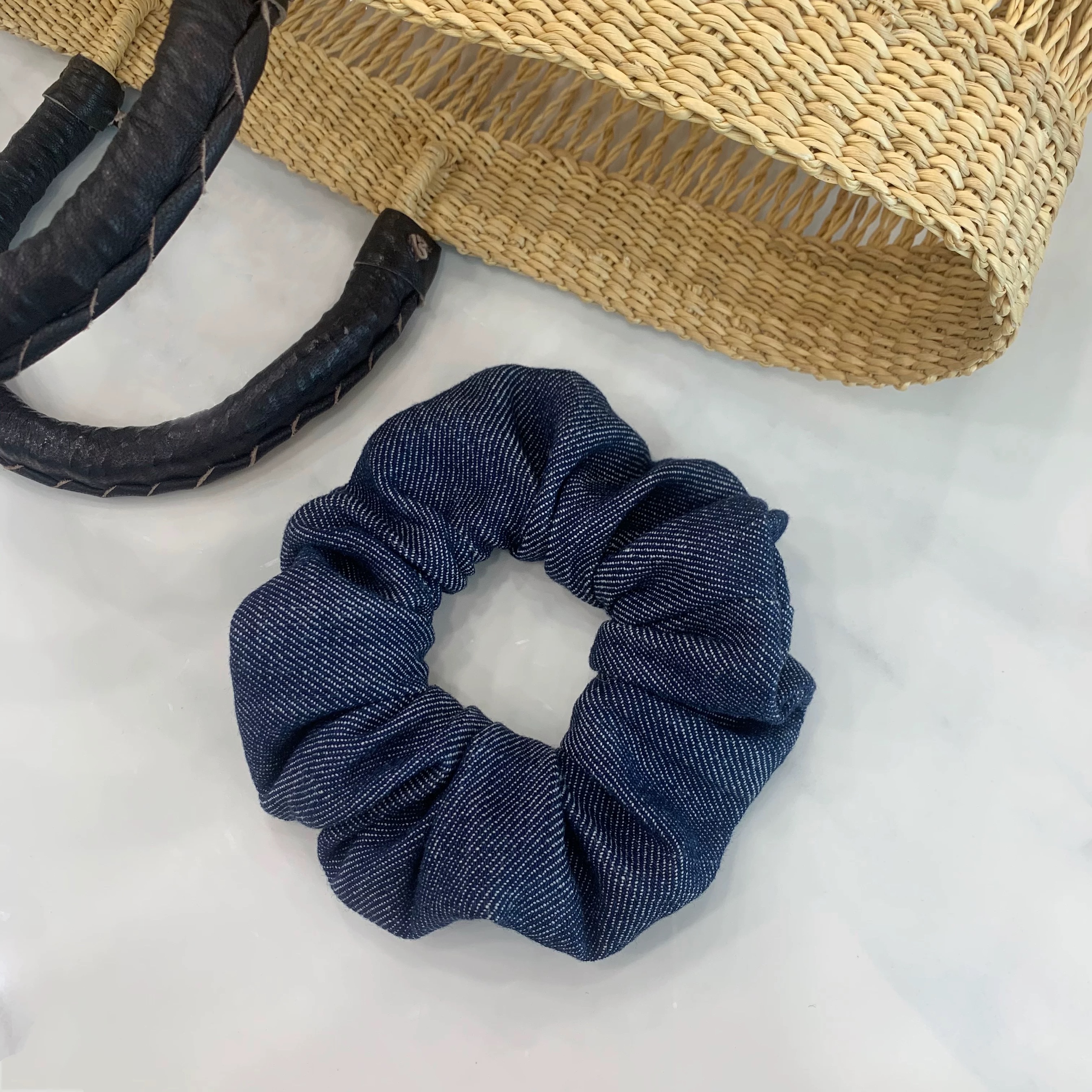 Italian imported denim large intestine hair band, the same retro and high-end style hair rope and hair accessory as the Instagram blogger, fat intestine circle