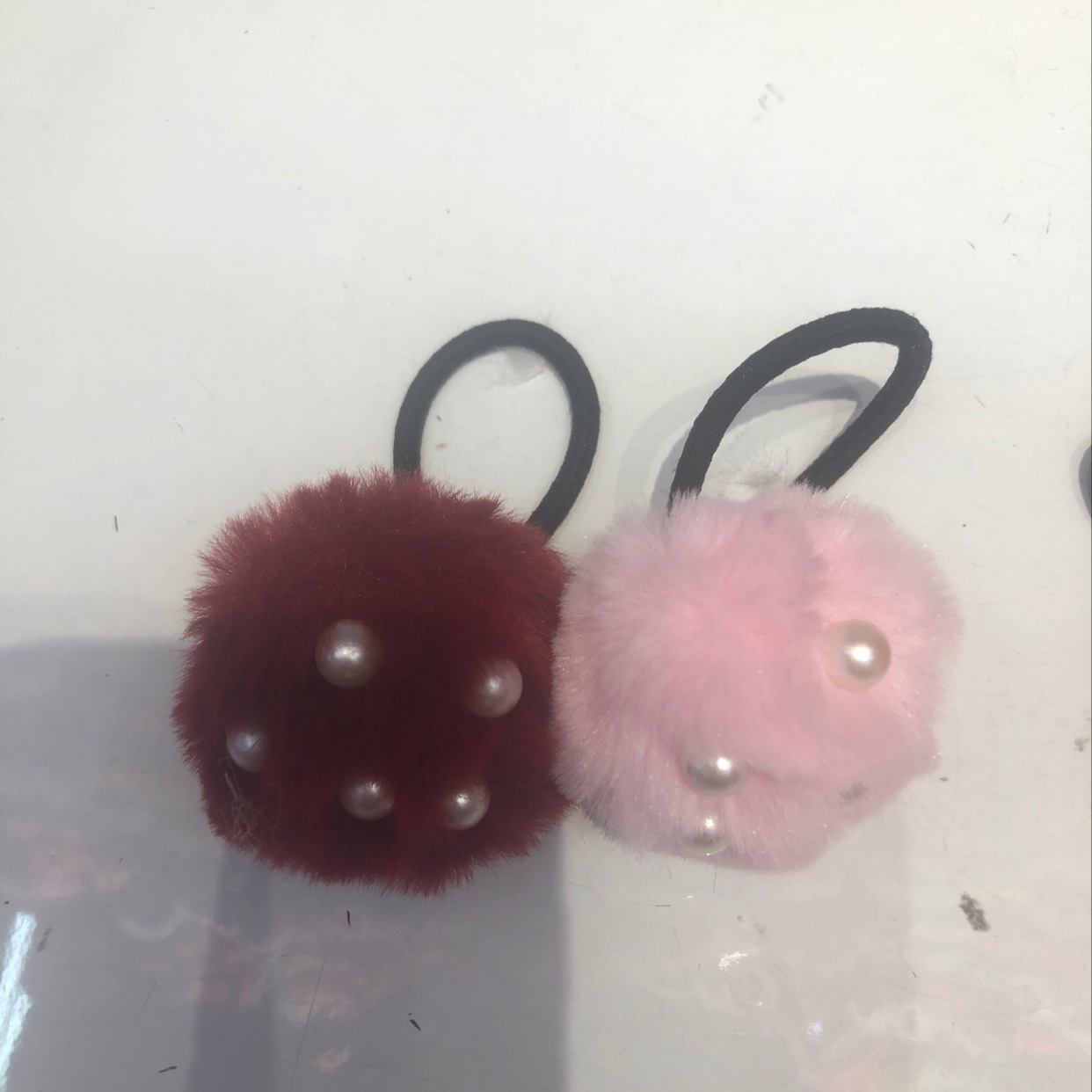 时尚珍珠毛球皮筋发饰，新潮流行儿童喜气毛䇯耸球球发饰饰品详情图2