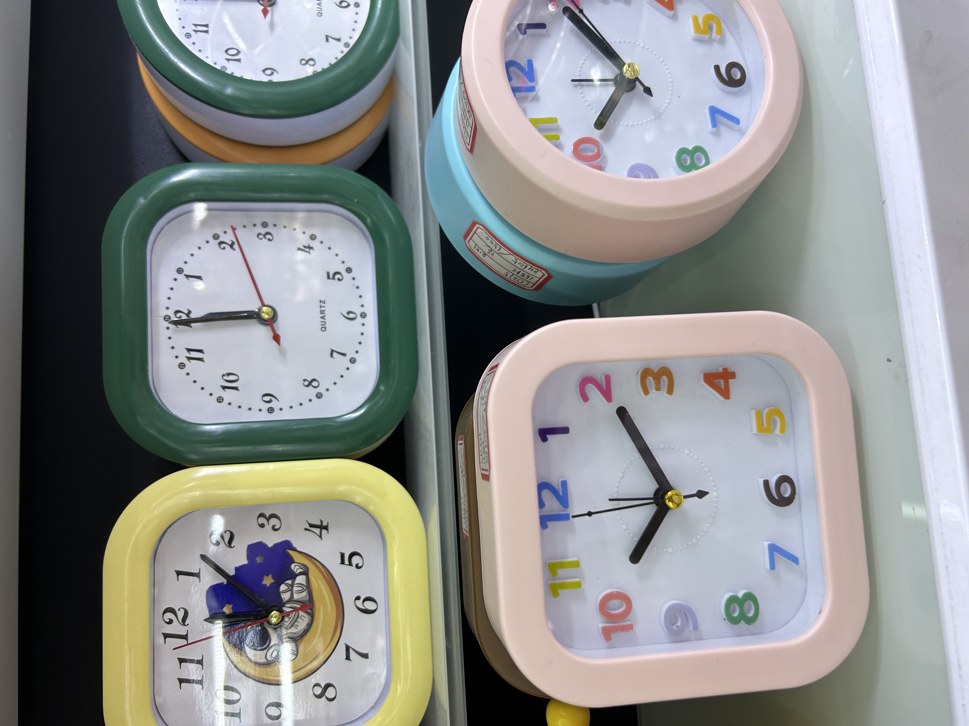 小闹钟学生可爱版 钟表桌面装饰 简约设计