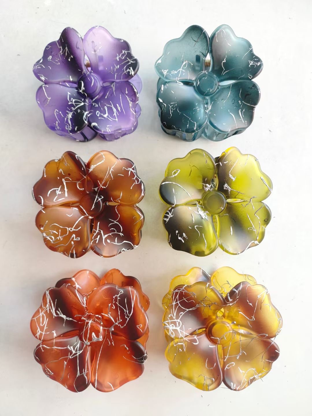 Korean-style flower claw headwear, hair accessories, frangipani, fashionable women's headwear, hair clips, shark clips, popular accessories, Nini accessories, candy-colored macaron-colored women's headwear for both sides Item Picture