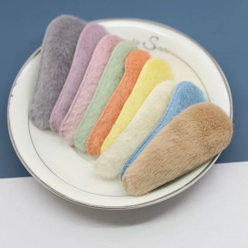 Autumn and winter plush BB clips, ins style, cute Japanese and Korean hair clips, bangs clips, side clips, broken hair clips, hair clips, hair accessories in multiple colors to choose from, Nini accessories, water drop clips, women's headwear Application Scenario