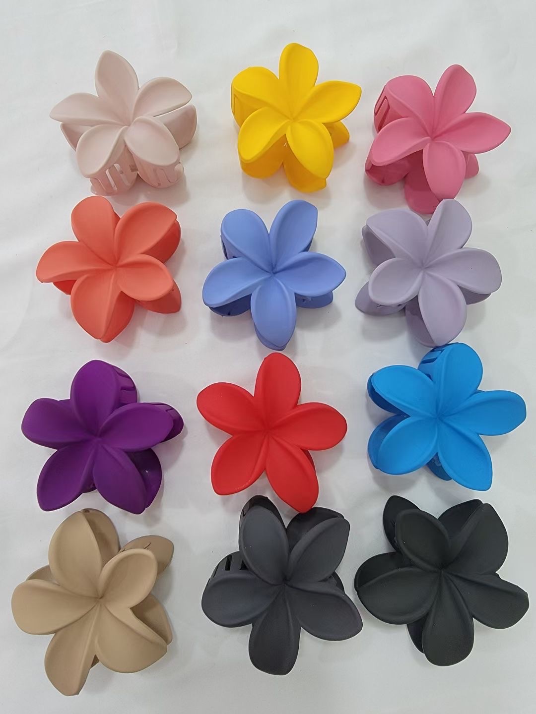 Korean-style flower claw headwear, hair accessories, frellia flower, fashionable ladies' headwear, hair clips, shark clips, popular accessories, Nini accessories, candy-colored macaron-colored matte women's headwear detail image 3