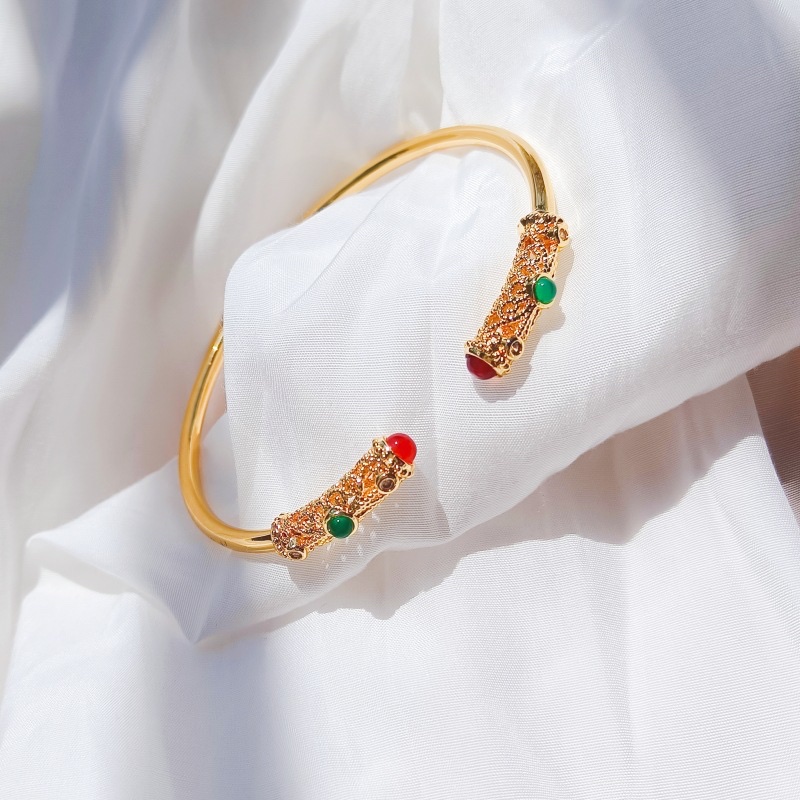 中国风镂空镶嵌天然玉髓手镯女开口鎏金玉髓手环简约优雅花丝手镯详情图2